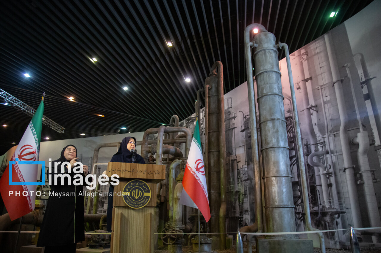 نشست خبری سخنگوی دولت در محیطی خاص و متفاوت؛ از بازدید از باغ موزه دفاع مقدس تا زیارت نمادین خانم سخنگو + تصاویر